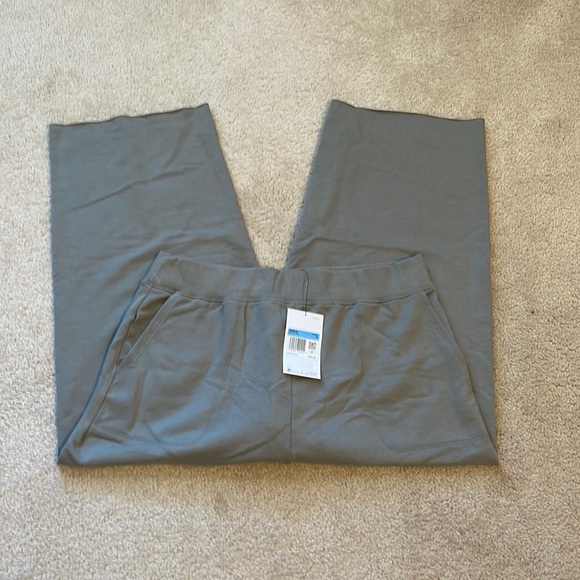 Nike Pants - Nike wide leg yoga pants